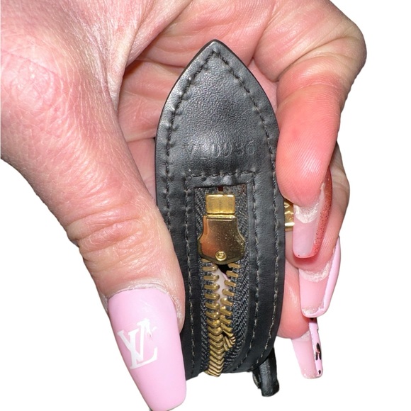 Louis Vuitton black Saint Jacques Epi leather bag! PERFECT condition!!! - Picture 7 of 9